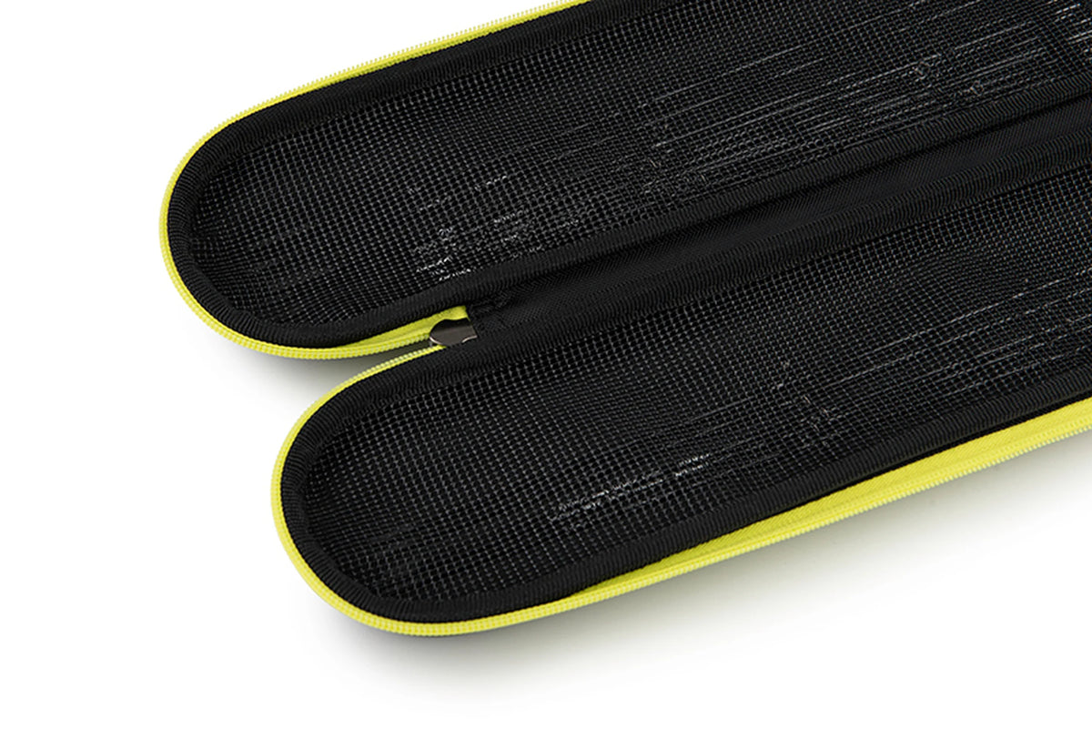 Matrix EVA Feeder Tip Case – detail van het afgeronde uiteinde van de open etui met feedertoppen onder zwart gaas