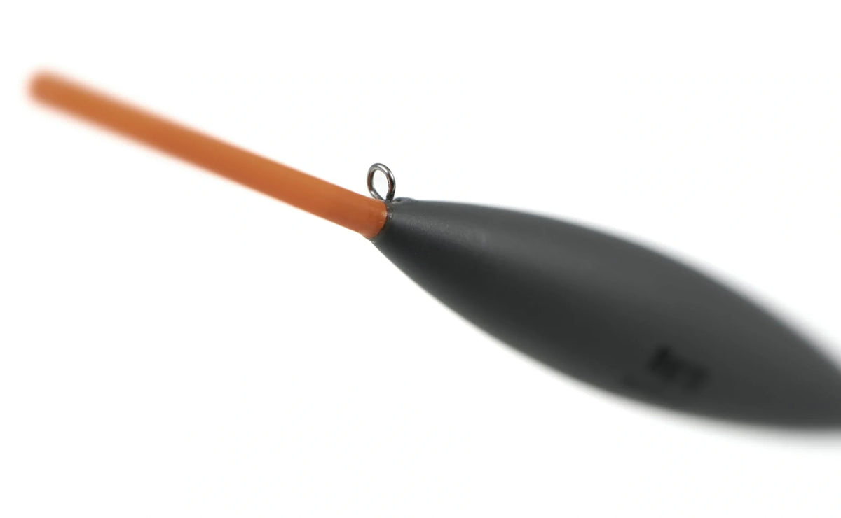 Matrix F1 Slim dobber: detail van het zijoog, de oranje antenne en grijze body