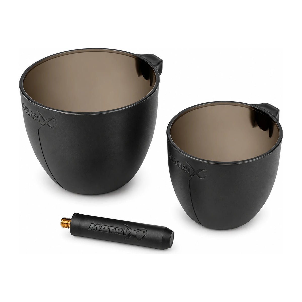Matrix Groundbait Cup Set V2: twee open voerbekers en de losse adapter met messing schroefdraad