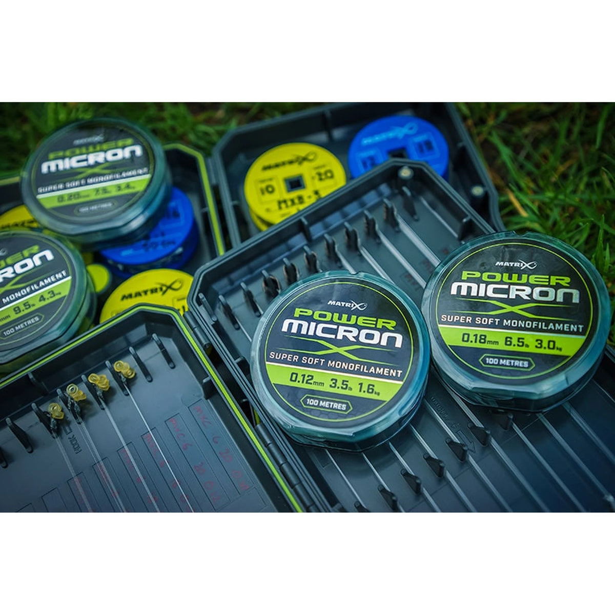 Matrix Power Micron 0,12 mm en 0,18 mm in een tacklebox