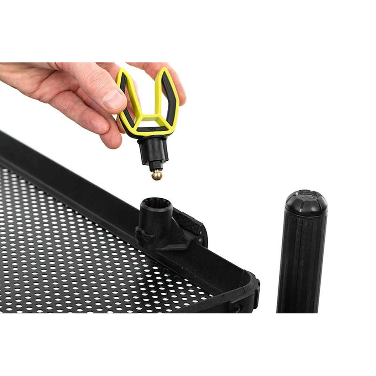Matrix Side Tray QR Clamp met accessoire op de aastafel