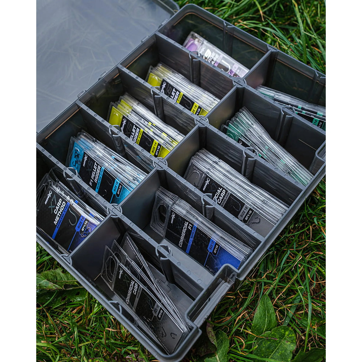 Matrix Storage Boxes gevuld met vismateriaal