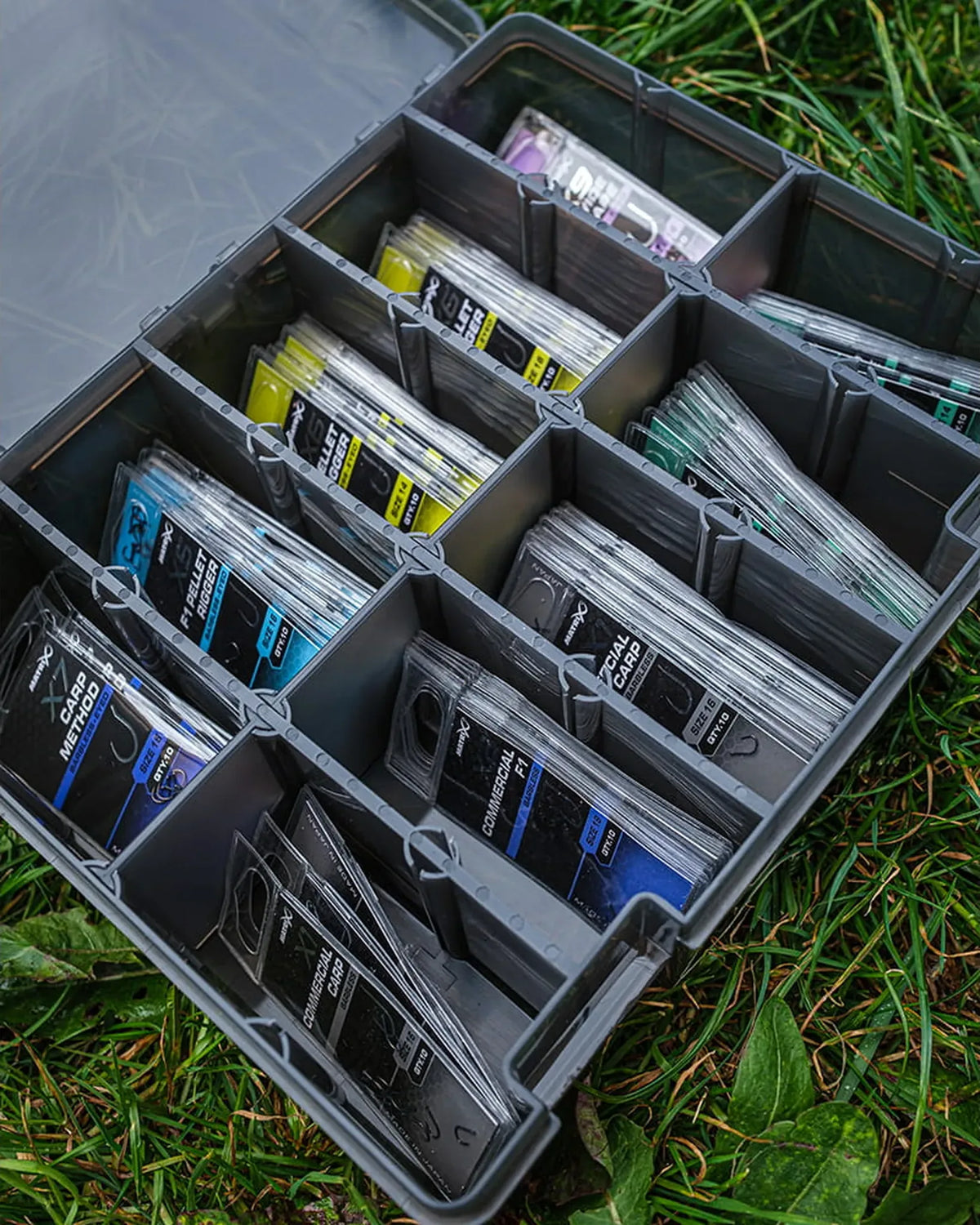 Matrix Storage Boxes gevuld met vismateriaal