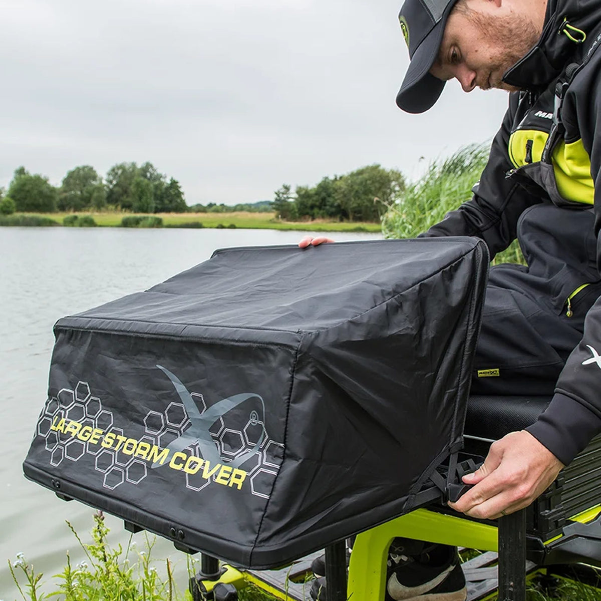 Matrix Storm Cover voor Self Supporting Side Tray Large en XL – detailafbeelding 21 van de aaskap voor aastafel