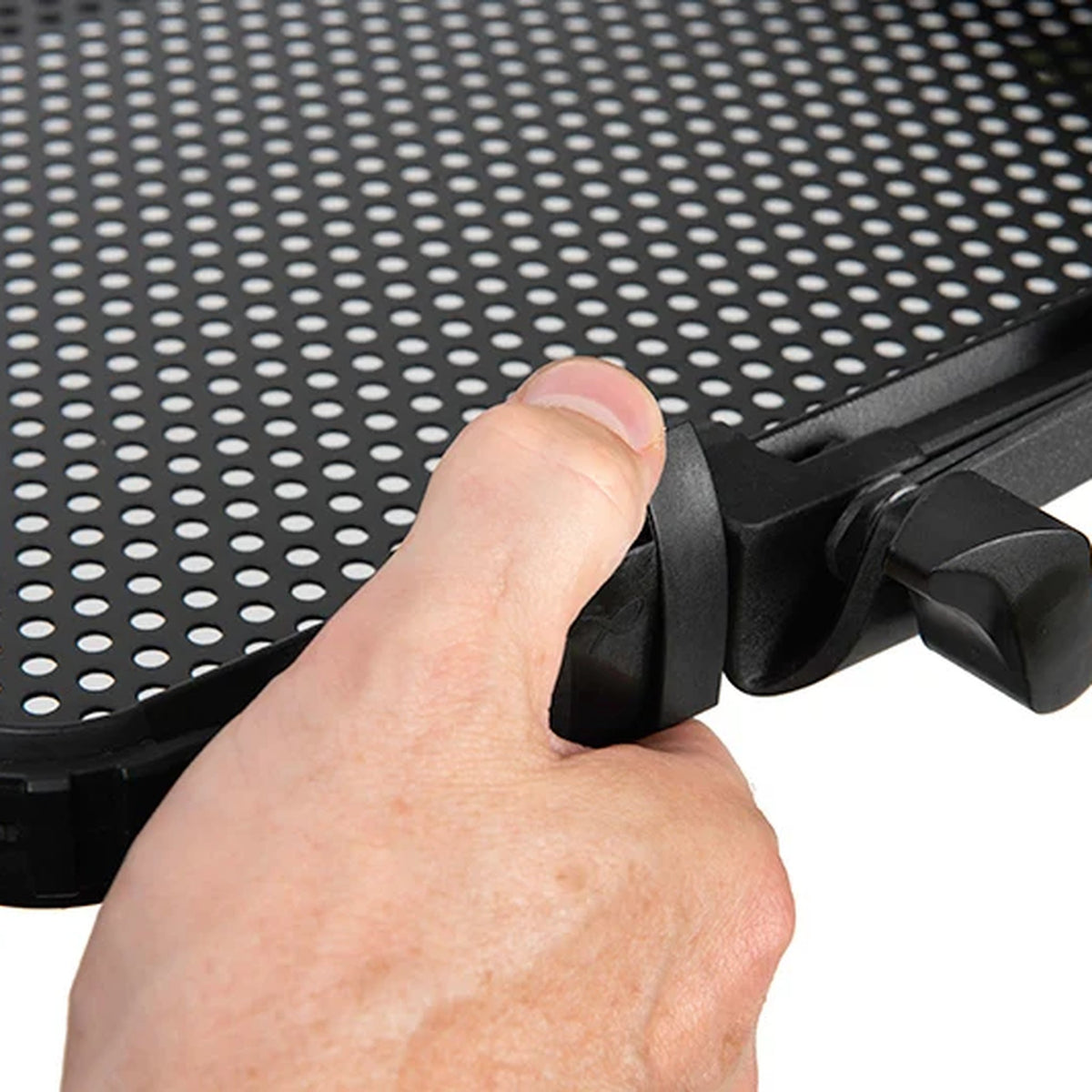 Matrix Storm Cover voor Self Supporting Side Tray Large en XL – detailafbeelding 7 van de aaskap voor aastafel