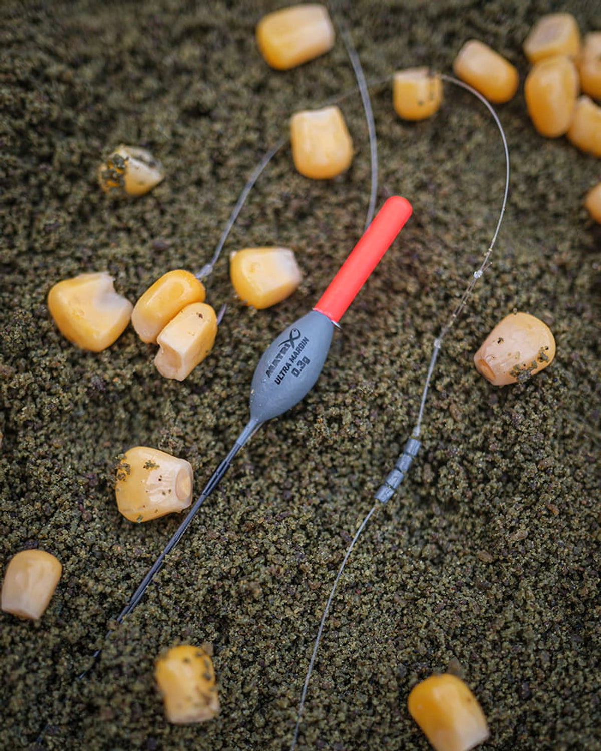Matrix Ultra Margin 0,30 g dobber met lijn en montage op maïs en voer