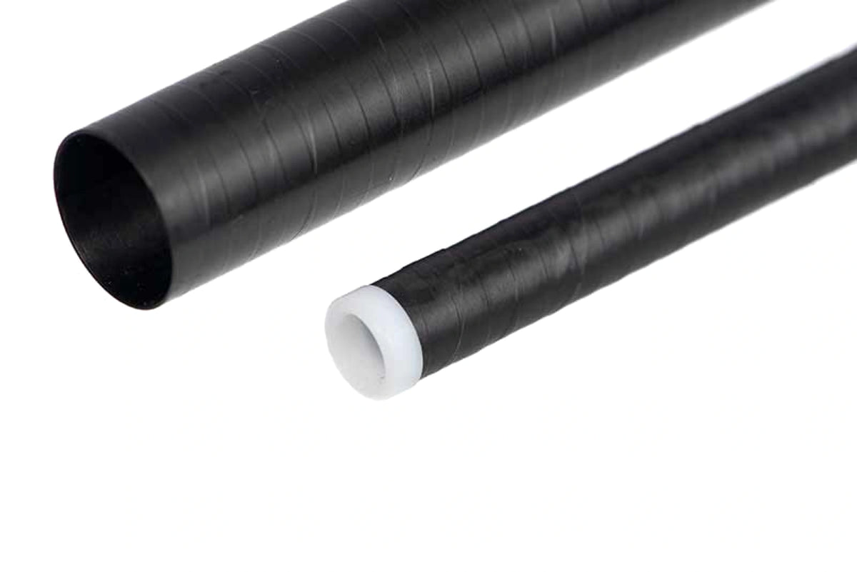 Matrix XTR Short Match Kit 2.0m – detail van de witte PTFE-bus en de open carbon aansluiting
