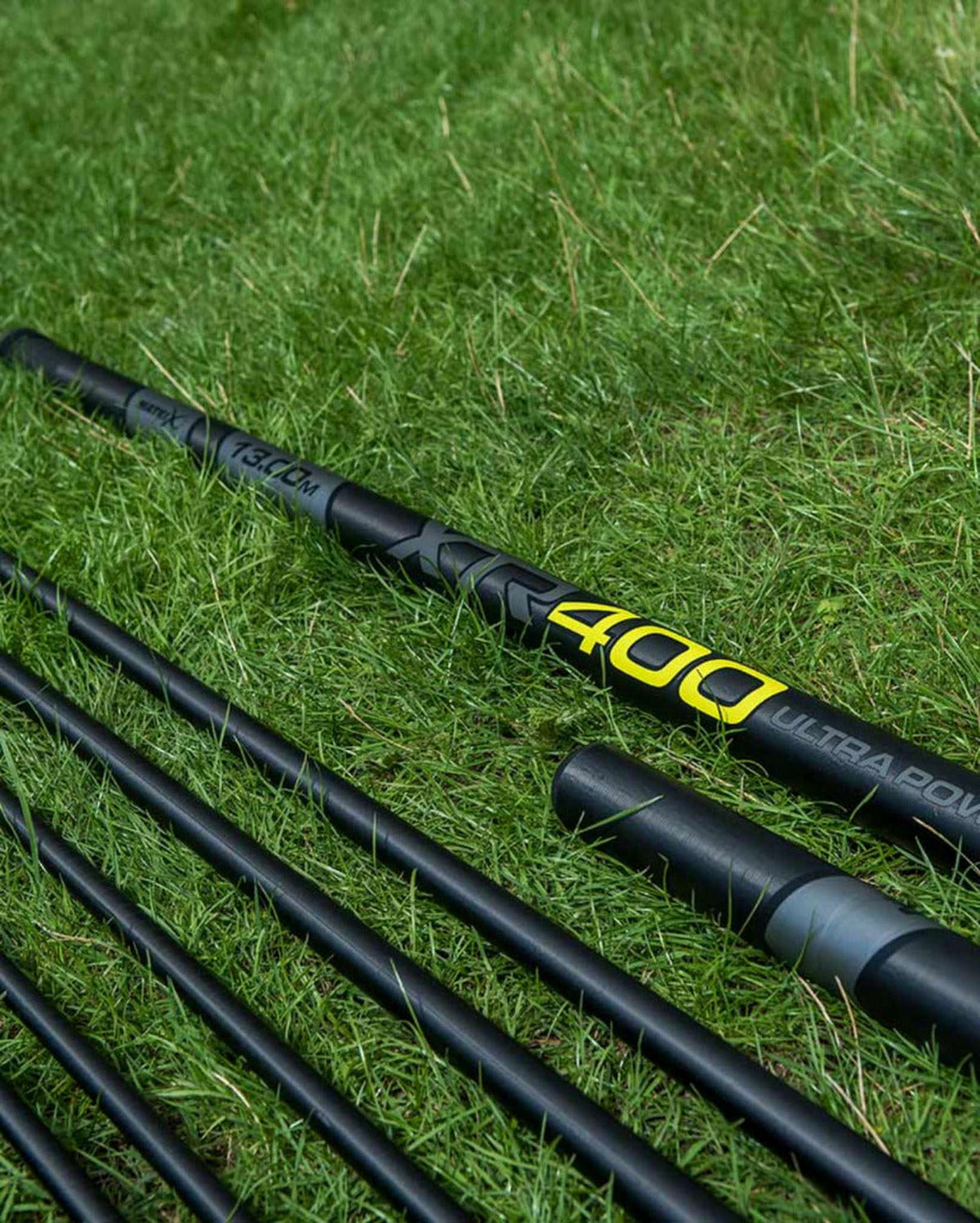 Matrix XTR400 Ultra Power Packages – 13.00M-hengeldeel met overige secties op het gras