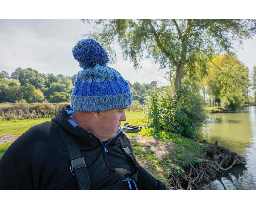 Preston colour block bobble hat