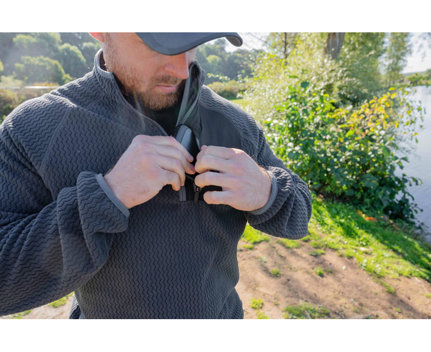 CORE COLLECTION ZIG ZAG FLEECE