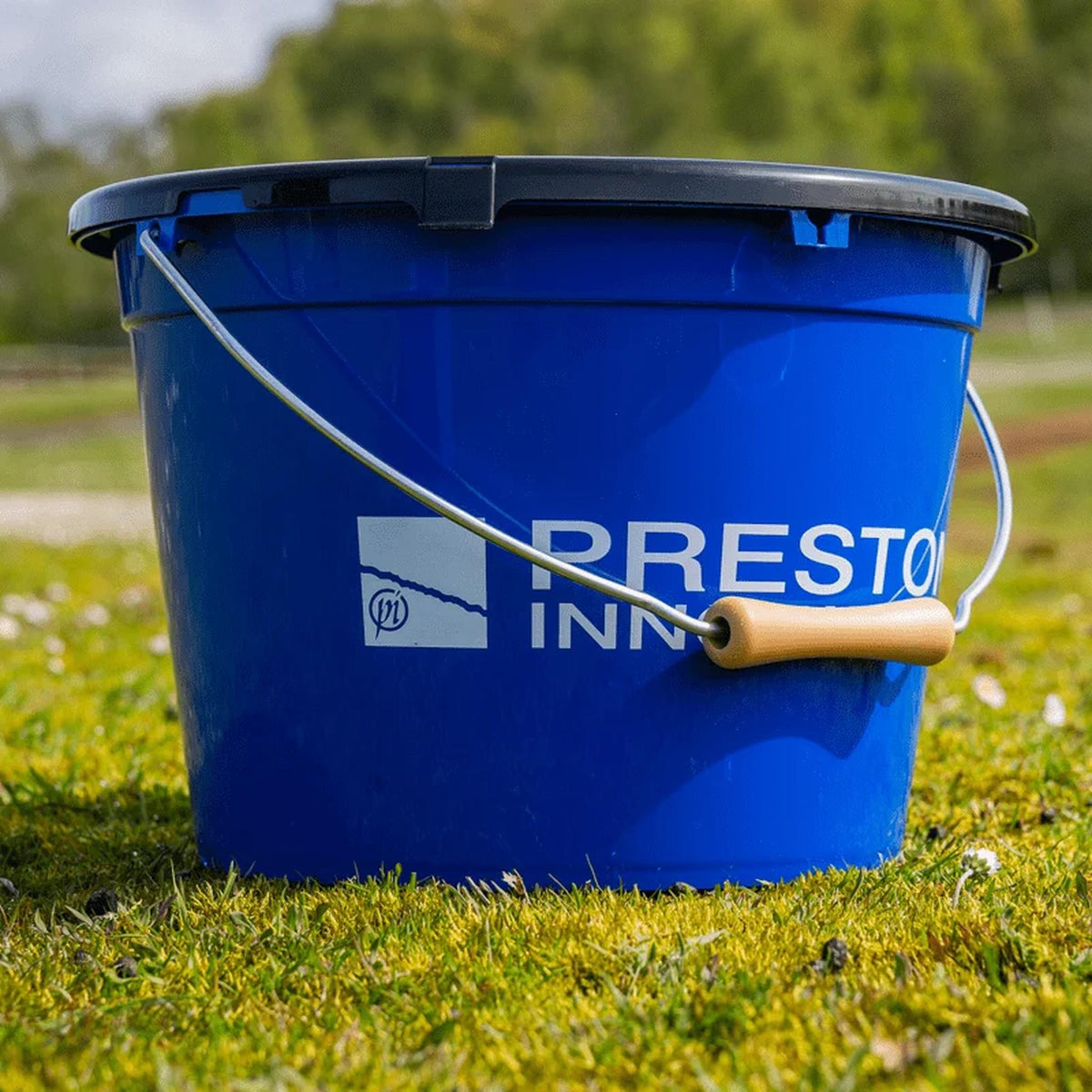 Preston 13L Bucket Set – detailafbeelding 2 van de voeremmerset