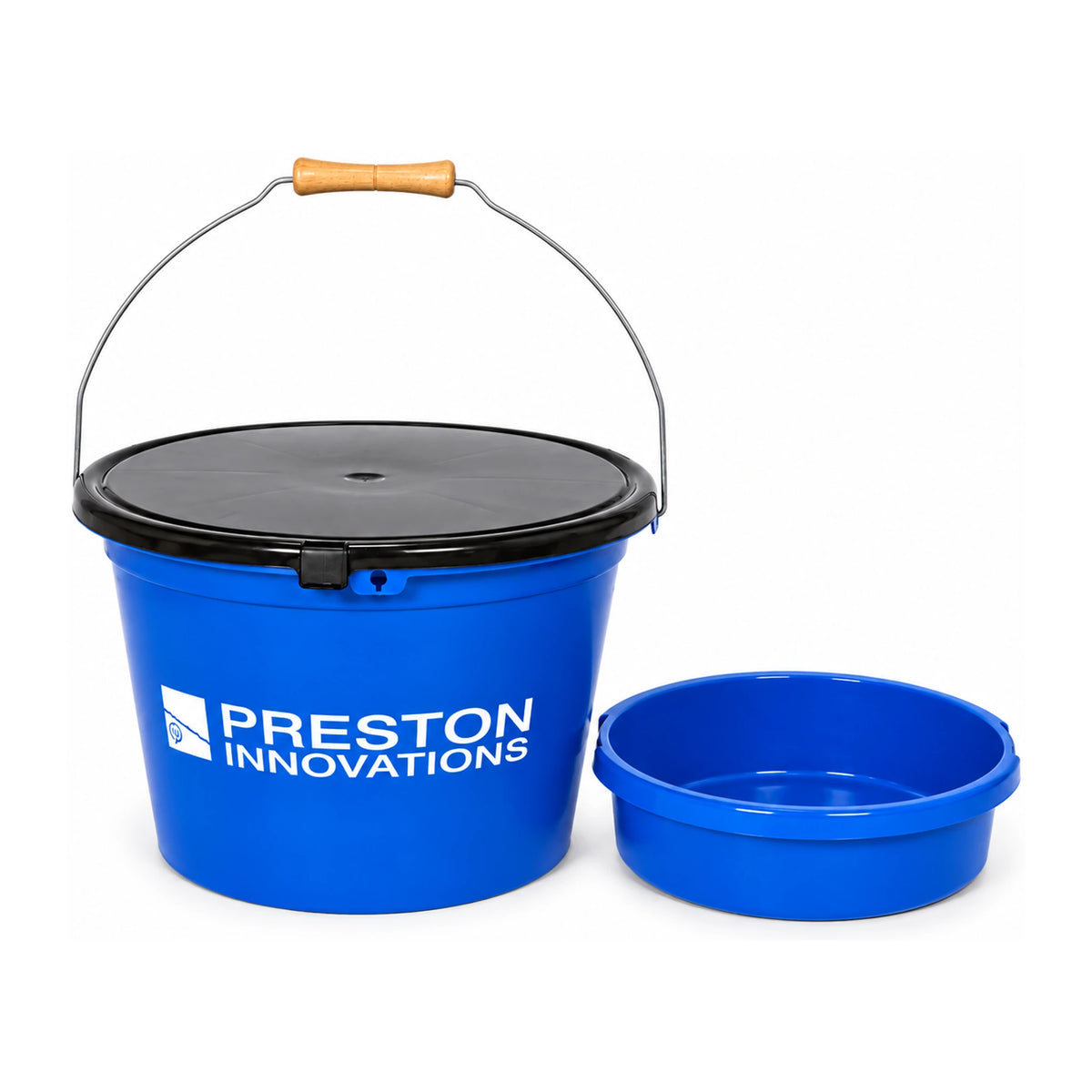 Preston 18L Bucket Set – blauwe voeremmer met zwart deksel, draaggreep en losse inzetkom