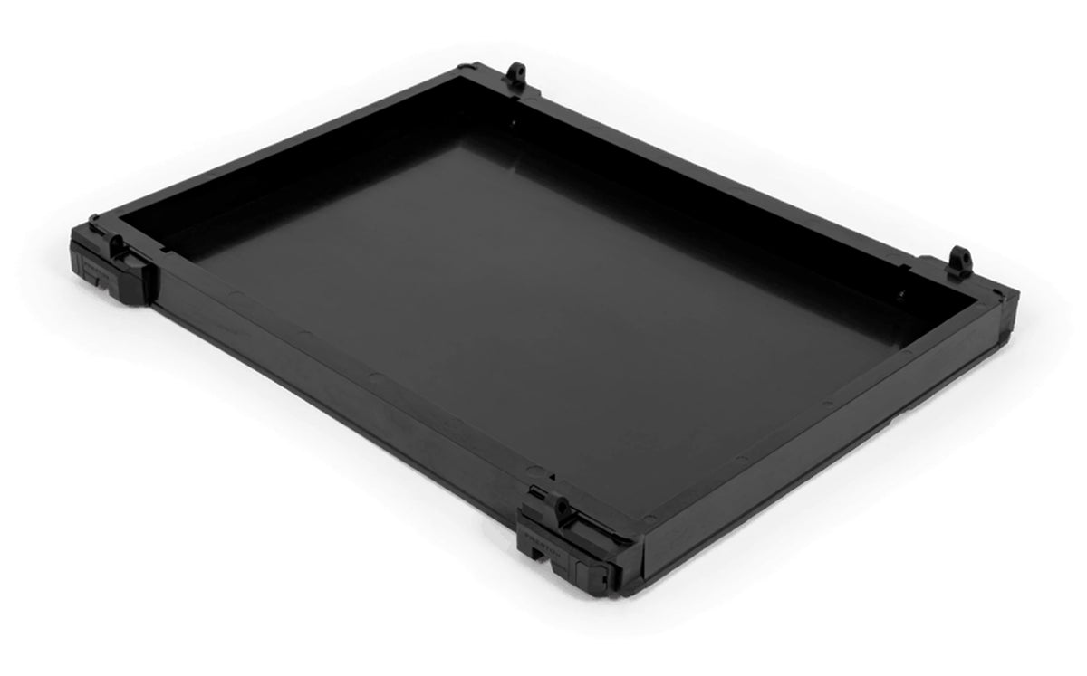 Preston Absolute 5G 27mm Shallow Tray Unit – schuine blik van boven op de bodem en lage randen van de open lade