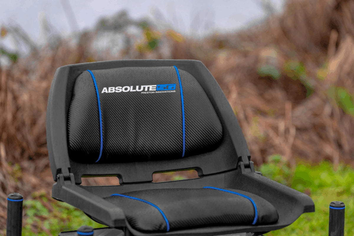 Preston Absolute 5G 360 Station met gevoerde draaistoel en blauwe biezen in detail