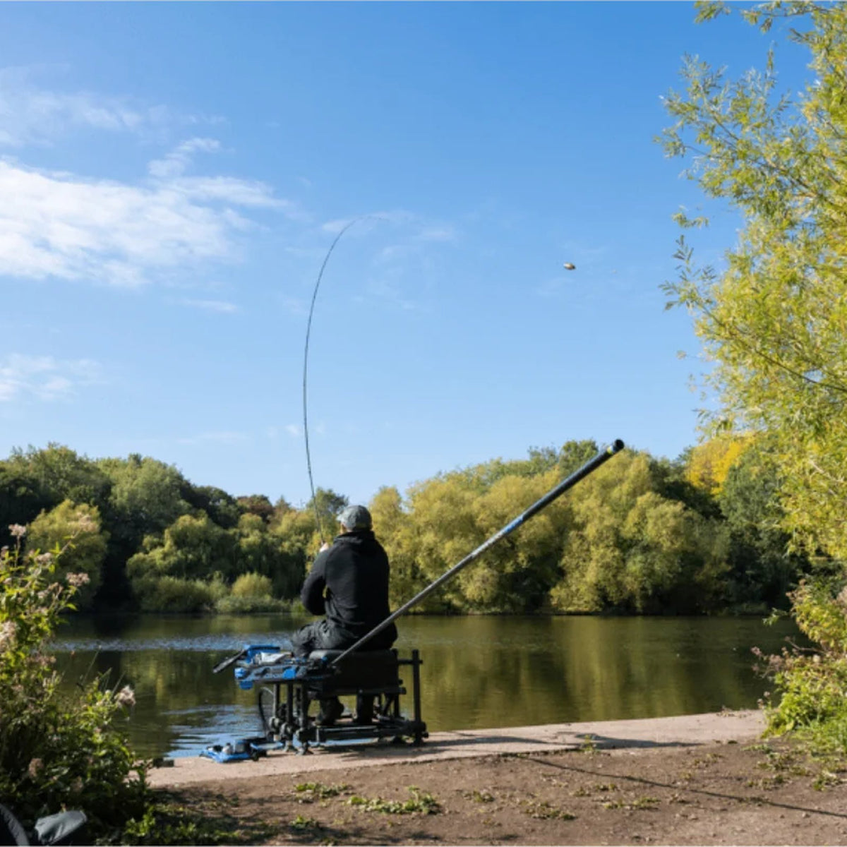 Preston Carp Maggot Feeder – gebruik aan de waterkant
