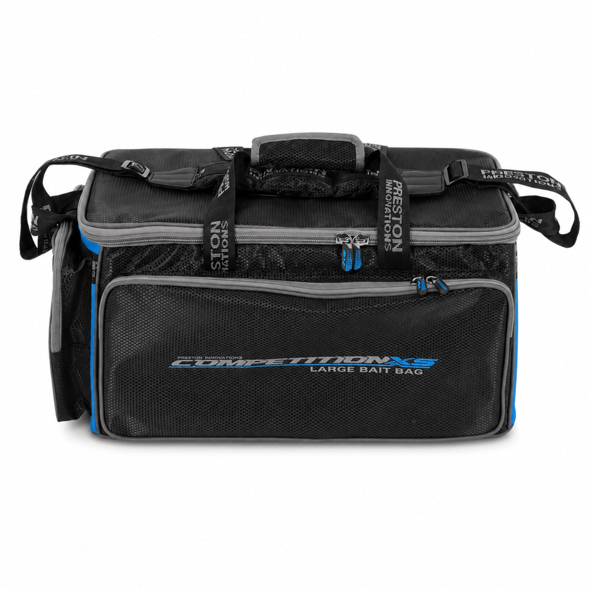 Preston Competition XS Large Bait Bag – grote zwarte aastas met voorvak, zijvak en draagriemen op witte achtergrond