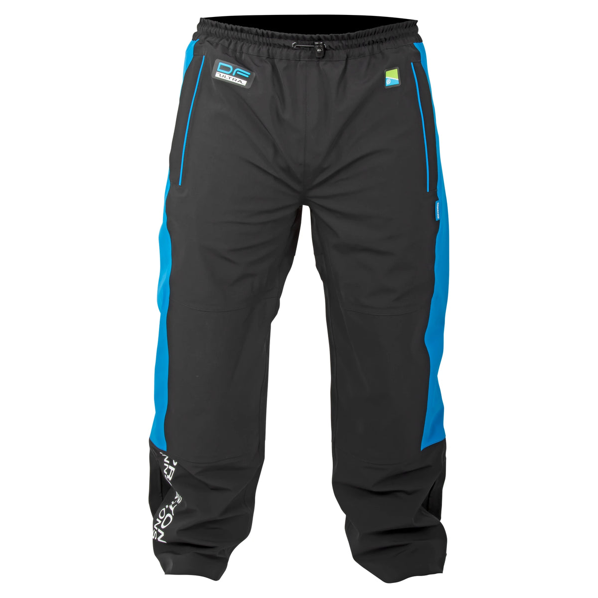 Preston DF Ultra Trousers – vooraanzicht van de regenbroek met blauwe zijpanelen en originele DF Ultra-badge