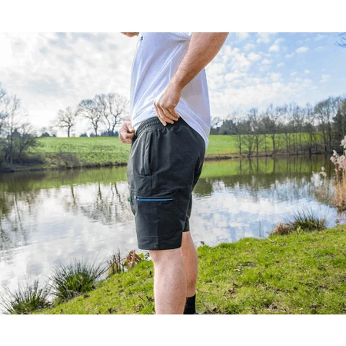 Preston DuraTech Shorts zijaanzicht aan de waterkant