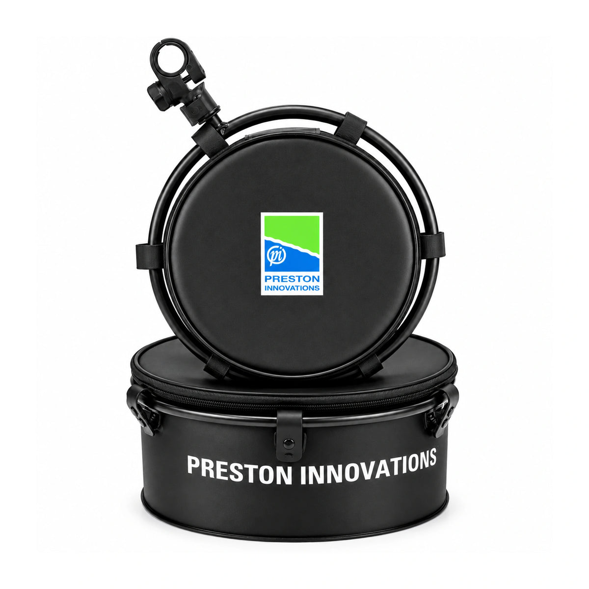 Preston EVA Bowl & Hoop, zwarte aasbak met ritssluiting en ronde steun met pootklem op wit