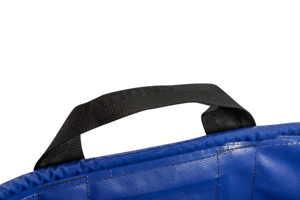 Preston Heavy Duty Weigh Bag detail van de zwarte draaggreep en de verstevigde bovenrand