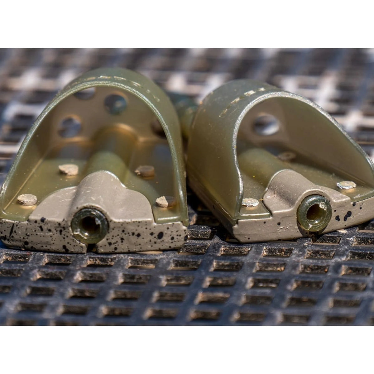 Preston ICS Inline Solid Pellet Feeders voor- en onderaanzicht