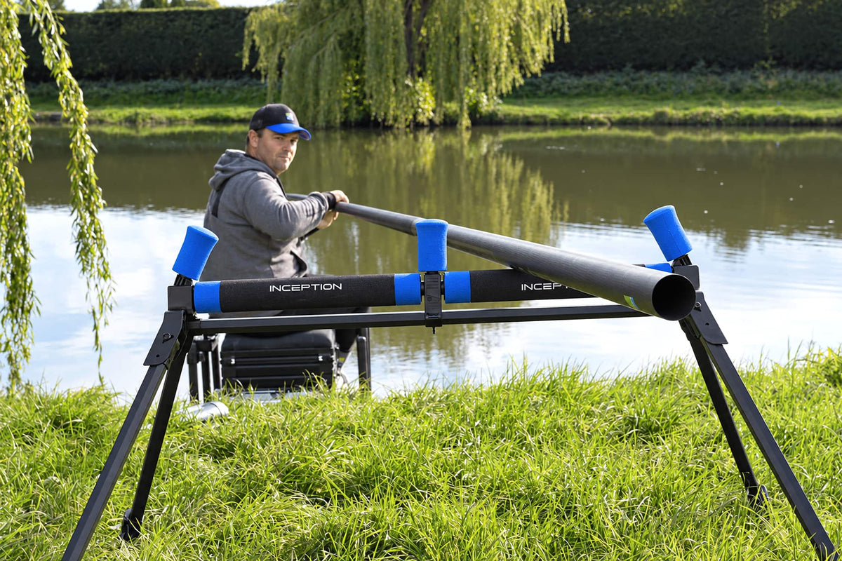 Preston Inception Super Pro XL Flat Roller met vaste hengel tijdens het afsteken