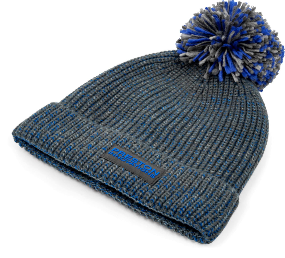 Preston Marled Bobble Hat – schuin aanzicht van de complete grijsblauwe muts met omgeslagen rand en pompon