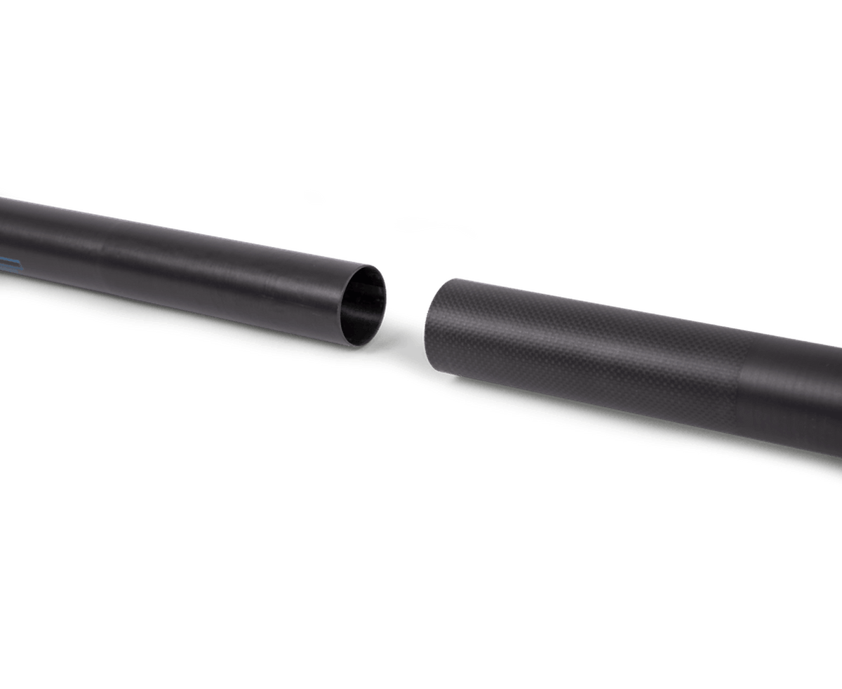 Preston Monster XTR Pro schepnetsteel, detail van de twee losse carbon delen bij de insteekverbinding
