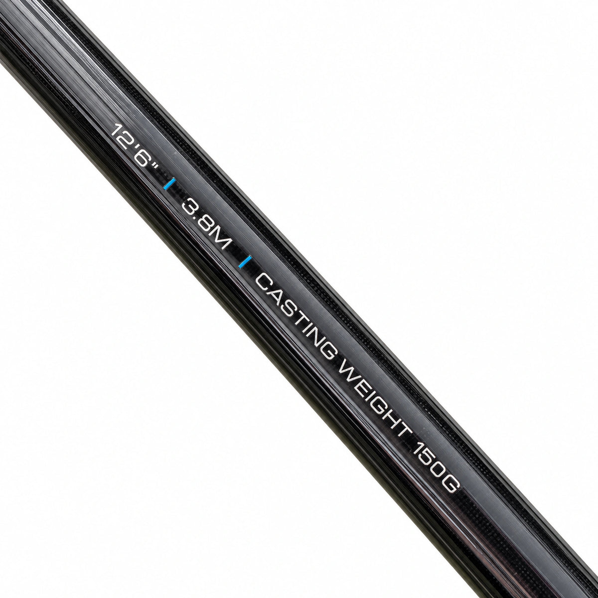 Preston Monster Xtreme Distance 3,80m P0070050 – detail van de 3,8m en 150g modelopdruk op de carbon blank