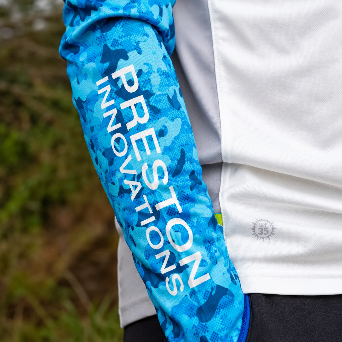Preston Performance Sun Shirt UPF-35, blauwe camouflagemouw met Preston Innovations-opdruk