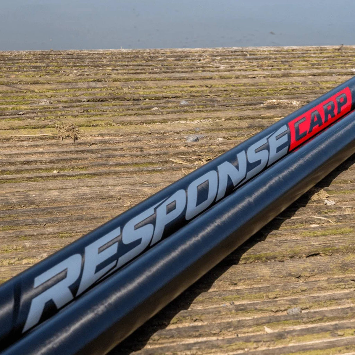 Preston Response Carp – logo op schepnetsteel