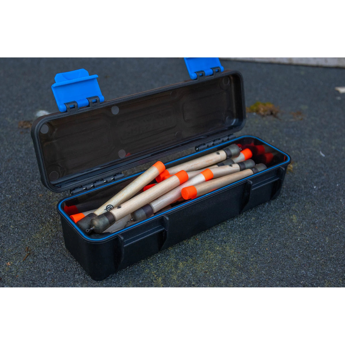 Preston Revolution Compact Spool Box gevuld met dobbers