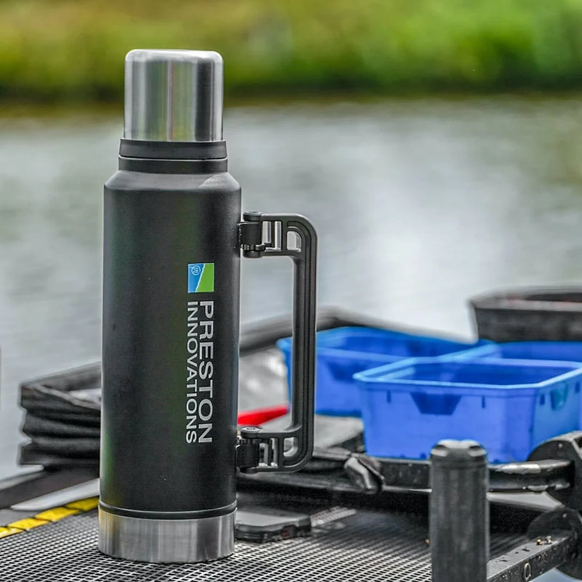 Preston 1,4 L Stainless Steel Flask P0220131 – detailafbeelding 15 van de RVS thermosfles
