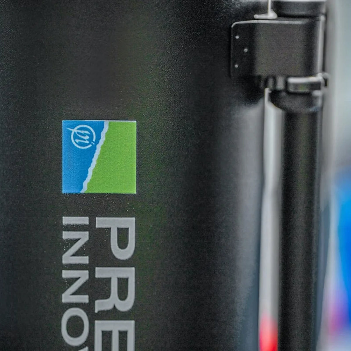 Preston 1,4 L Stainless Steel Flask P0220131 – detailafbeelding 17 van de RVS thermosfles