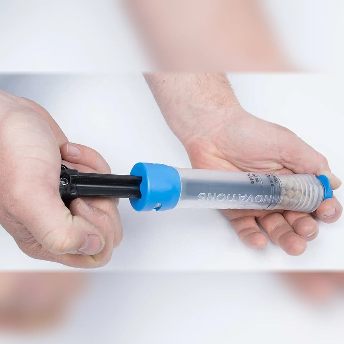 Preston Super Pellet Pump gevuld met expander pellets