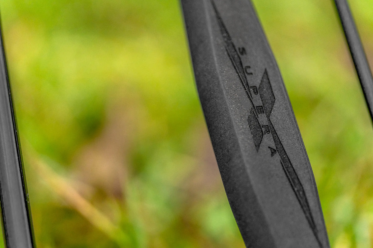 Preston Supera X wagglerhengel – detail van de EVA-handgreep met ingegraveerd Supera X-logo