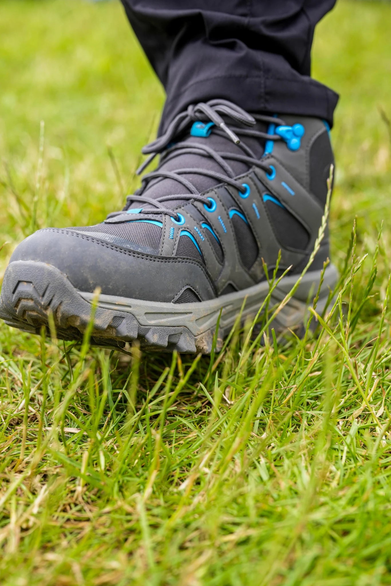 Preston Treddex All Terrain Boots in gebruik op gras