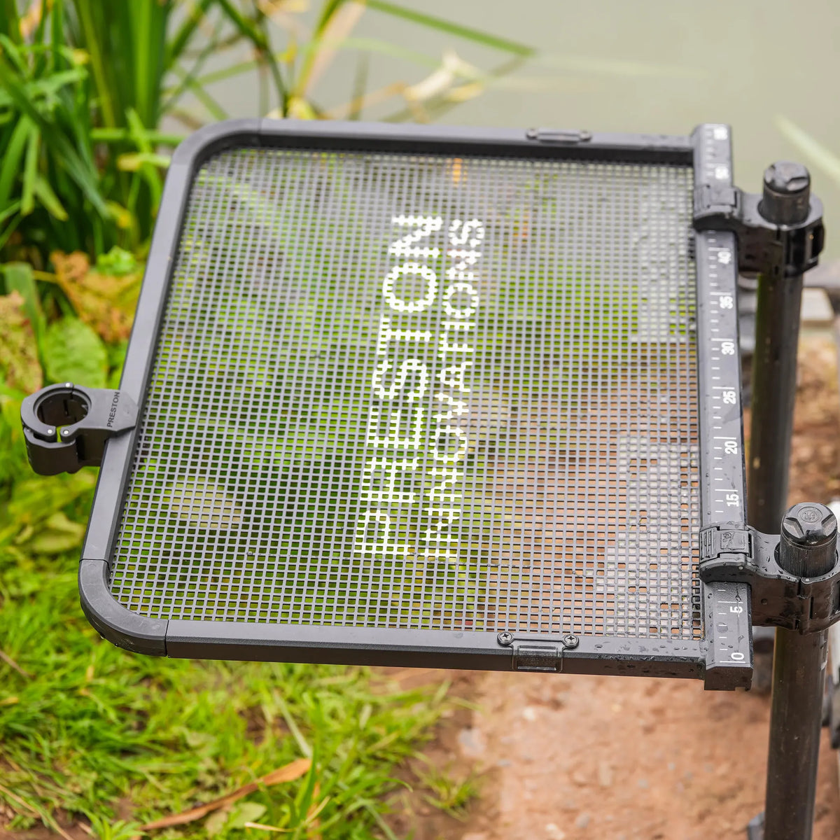 Preston Ventalite Side Tray Large – vierkante Ventamesh-bodem en bevestiging in gebruik