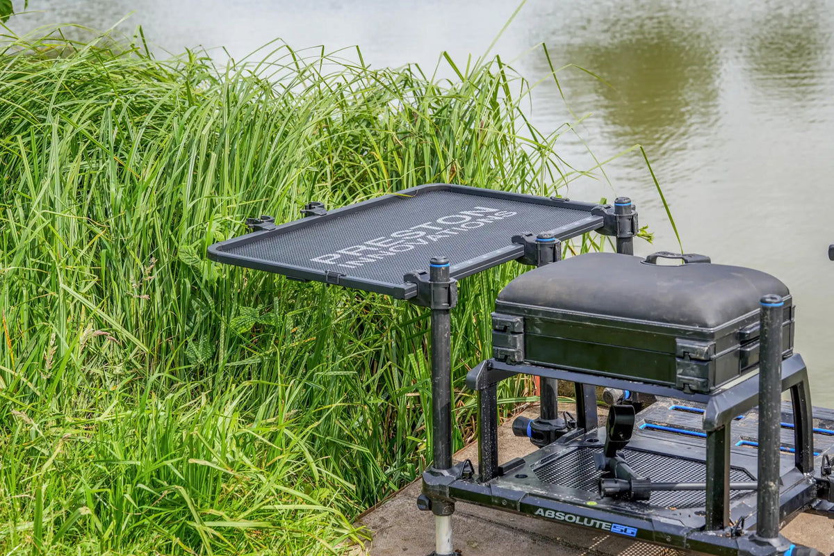 Preston Ventalite XXL Side Tray – ruime aastafel gemonteerd aan een zitkist