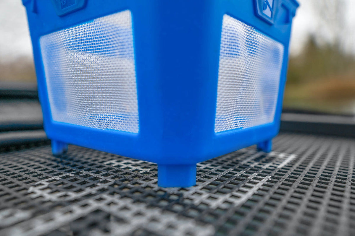 Detail van een Preston Ventamesh Tub met fijnmazige zijpanelen