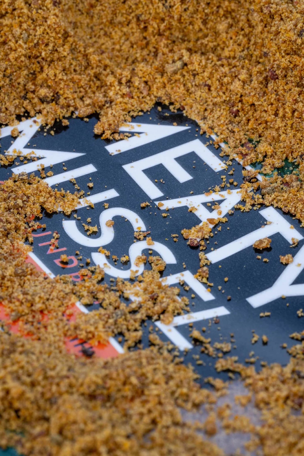 Super Crush Meaty Mussel Mix 2kg – Grondvoer met Mosselmeel – gebruiksfoto – 2048px rebuild
