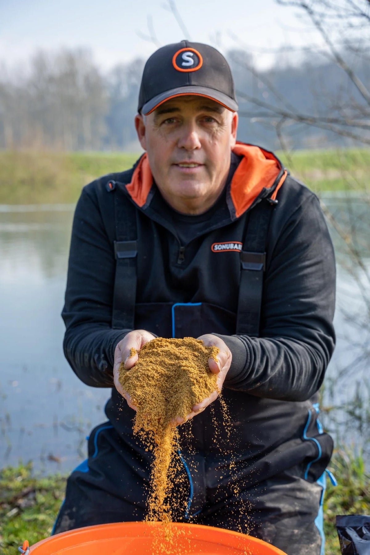 Super Crush Meaty Mussel Mix 2kg – Grondvoer met Mosselmeel – gebruiksfoto – 2048px rebuild