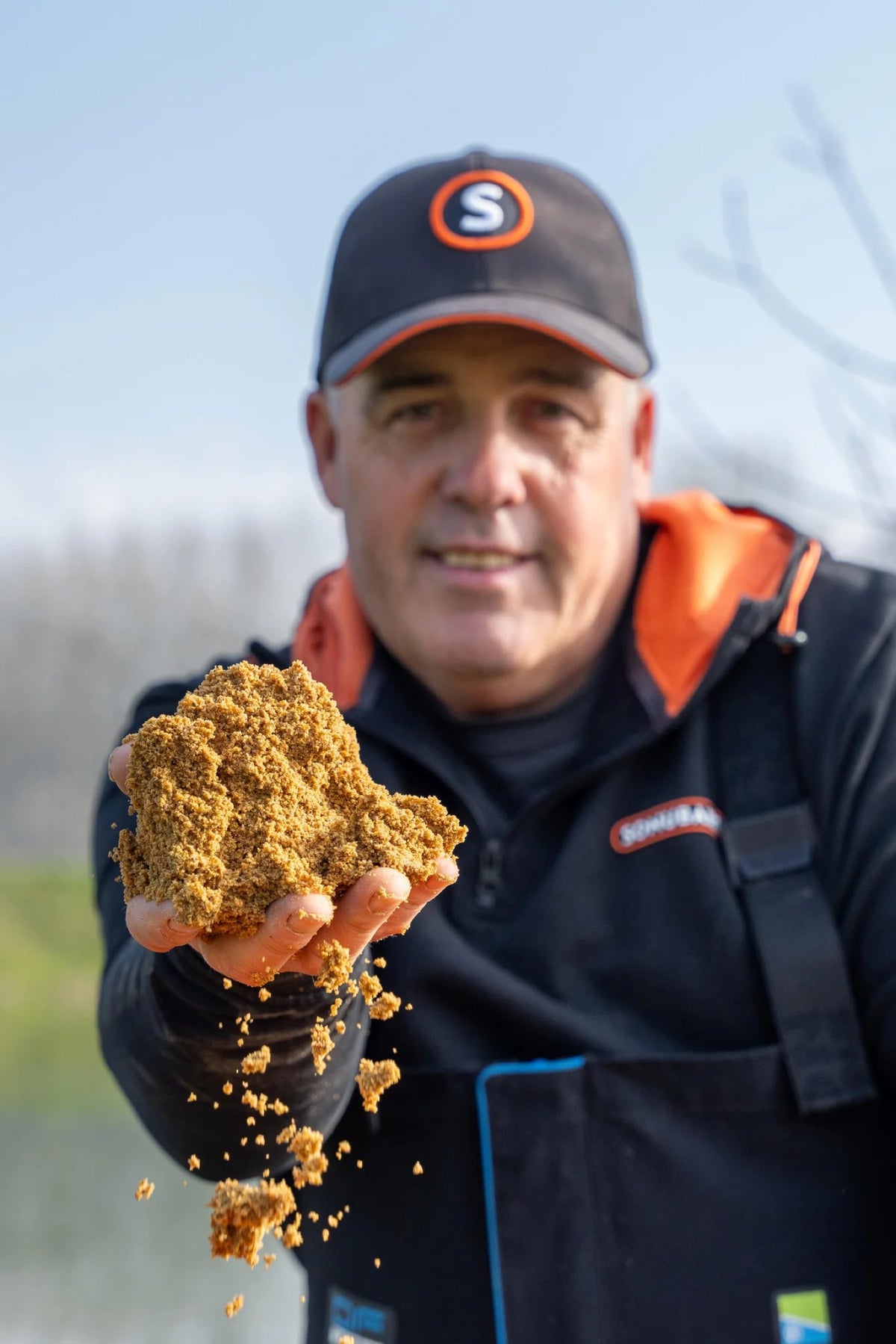 Super Crush Meaty Mussel Mix 2kg – Grondvoer met Mosselmeel – gebruiksfoto – 2048px rebuild