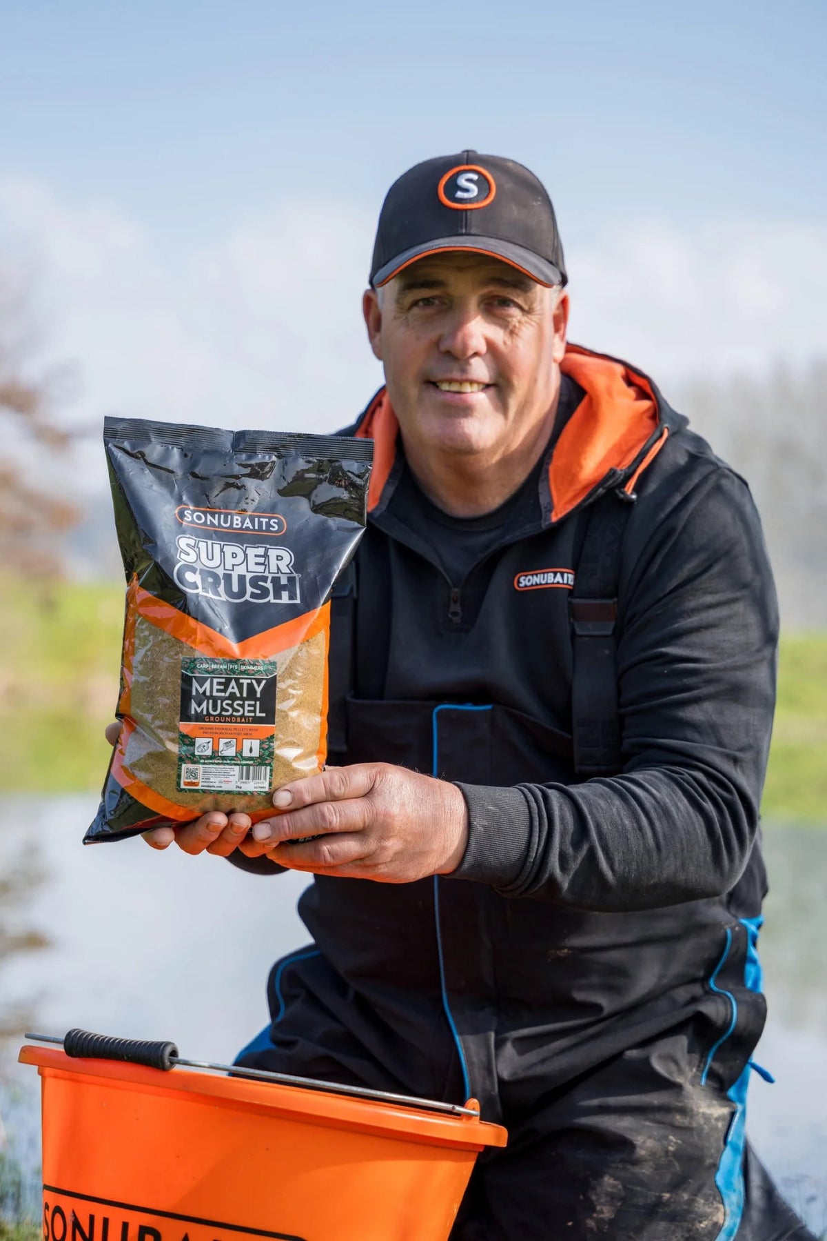 Super Crush Meaty Mussel Mix 2kg – Grondvoer met Mosselmeel – gebruiksfoto – 2048px rebuild