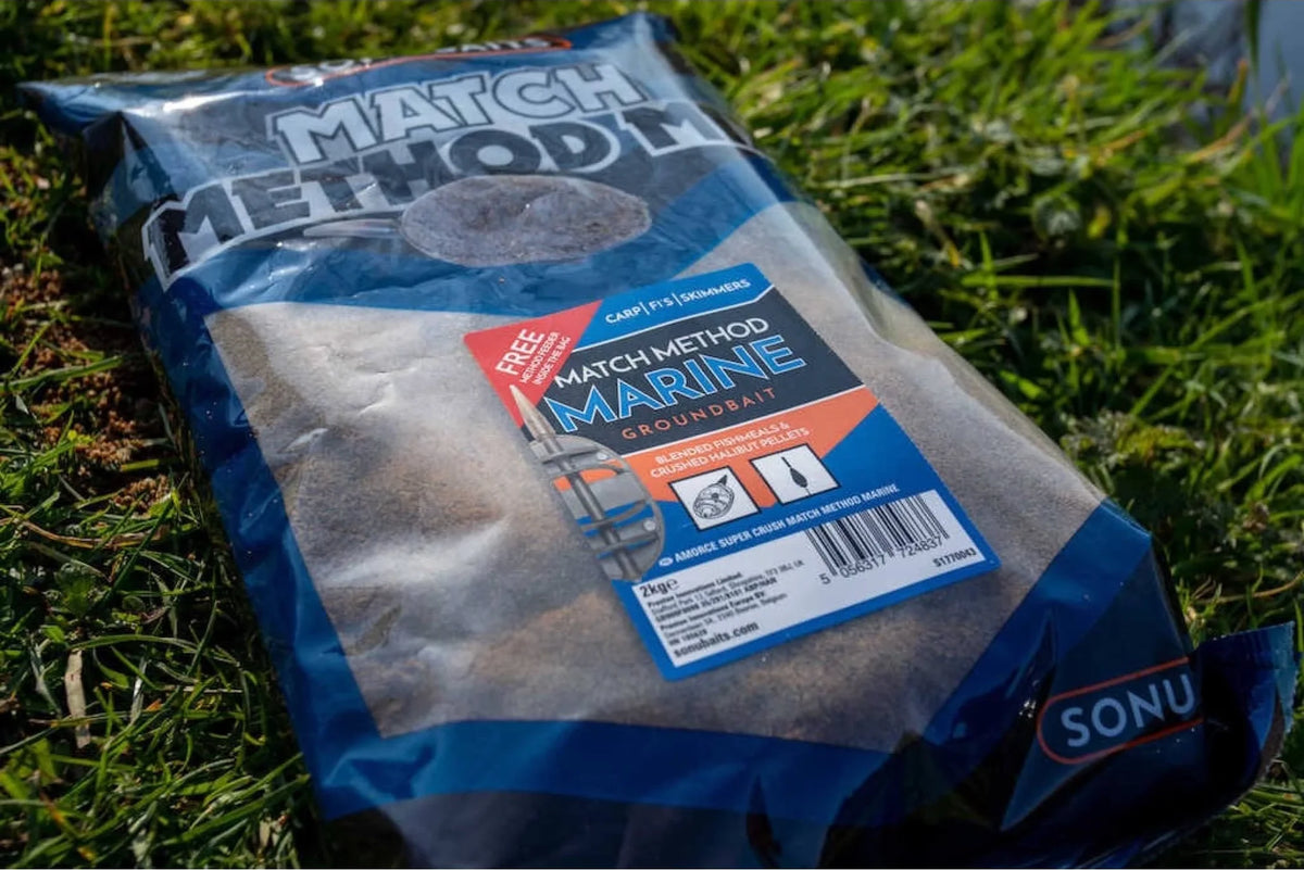 Sonubaits Match Method Mix Marine 2kg verpakking aan de waterkant